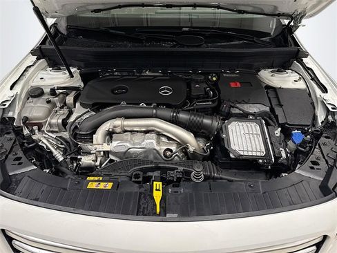 Certified 2025 Mercedes-Benz GLB 250 4MATIC image 31