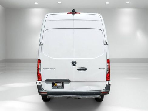 Used 2023 Mercedes-Benz Sprinter 2500 image 7