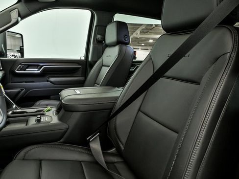 New 2026 GMC Sierra 2500 Denali w/ Denali Reserve Package image 8