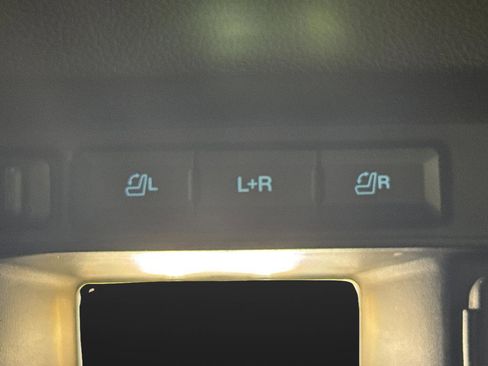 Used 2023 Ford Explorer Limited image 17