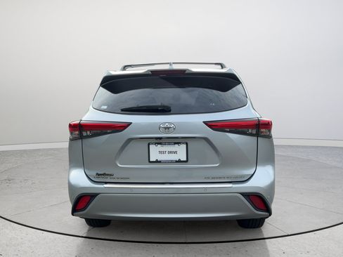 Used 2020 Toyota Highlander Platinum AWD/4WD image 8