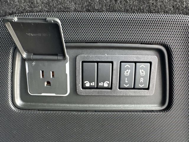 Used 2026 Cadillac Escalade Sport RWD image 13
