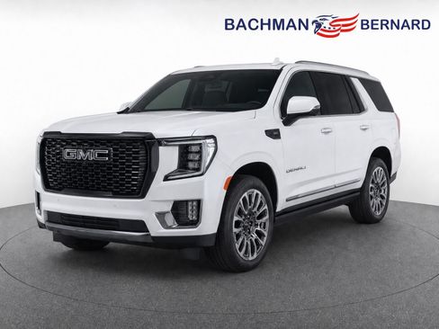 Used 2023 GMC Yukon Denali Ultimate w/ LPO, Floor Liner Package AWD/4WD image 3