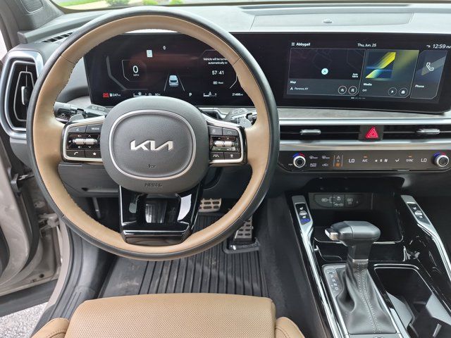Certified 2025 Kia Sorento SX Prestige w/ Olive Brown Leather Package AWD/4WD image 14