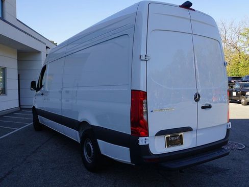 New 2024 Mercedes-Benz eSprinter 170 Cargo image 5