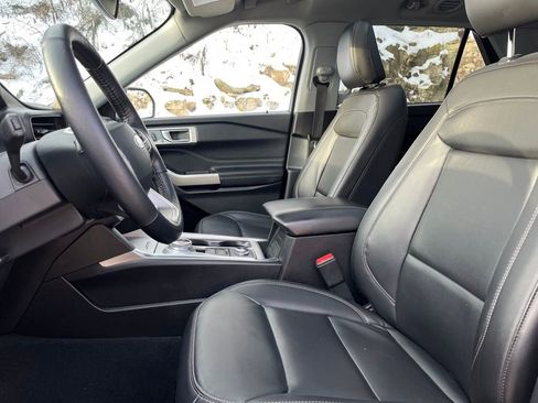 Certified 2022 Ford Explorer XLT w/ Equipment Group 202A image 20