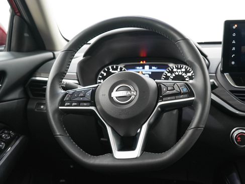 Used 2023 Nissan Altima 2.5 SV w/ SV Premium Package AWD/4WD image 15