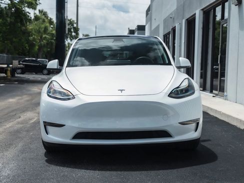 Used 2023 Tesla Model Y Performance image 1