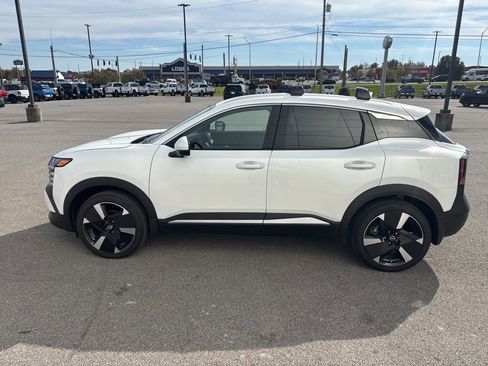 New 2025 Nissan Kicks SR AWD/4WD image 6
