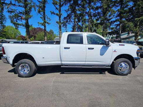 New 2026 RAM 3500 Tradesman AWD/4WD image 8