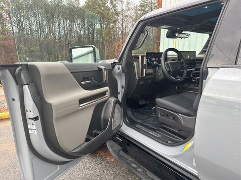 Used 2025 GMC Hummer EV 3X image 13