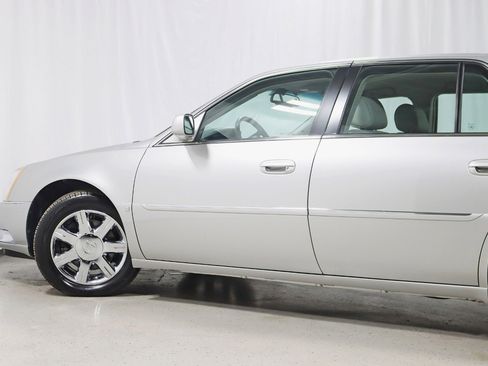 Used 2006 Cadillac DTS image 12