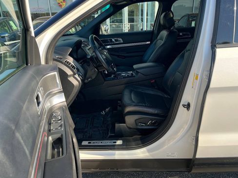 Used 2016 Ford Explorer Sport w/ Equipment Group 401A AWD/4WD image 21