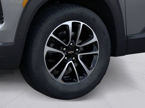 New 2026 Chevrolet TrailBlazer LT w/ Convenience Package FWD image 9