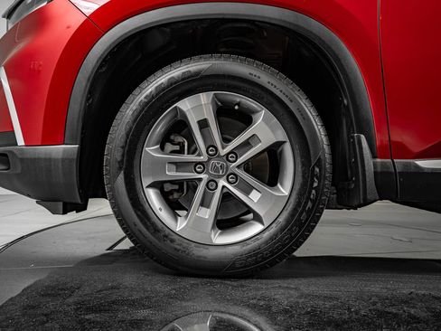 Used 2025 Honda Pilot EX-L image 10
