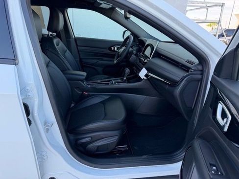 New 2026 Jeep Compass Latitude image 23