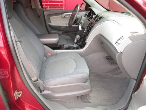 Used 2009 Chevrolet Traverse LT AWD/4WD image 4