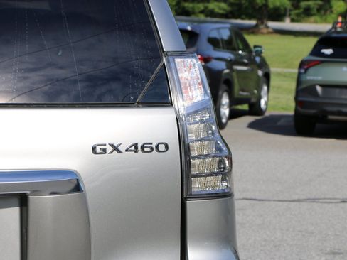 Used 2021 Lexus GX 460 Premium w/ Premium Package AWD/4WD image 7