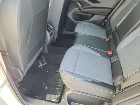 New 2026 Volkswagen Tiguan SE image 8