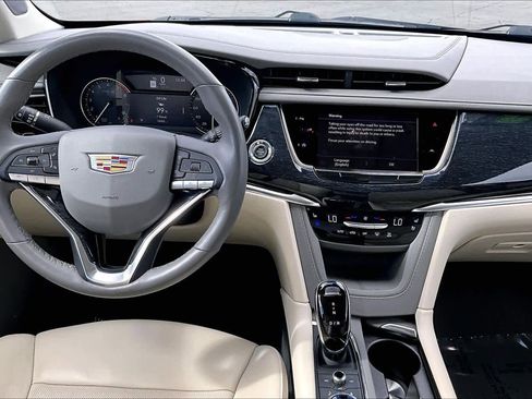 Used 2024 Cadillac XT6 Premium Luxury image 16