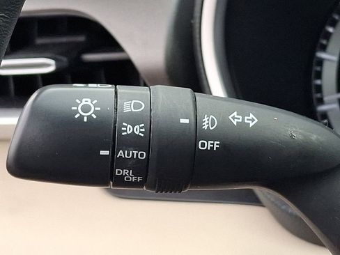 Used 2022 Toyota Highlander XLE image 28