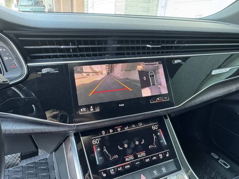 Used 2019 Audi Q8 Premium Plus w/ Premium Plus AWD/4WD image 19