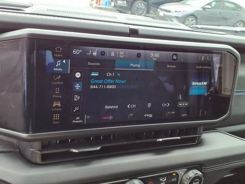 Used 2025 Jeep Wrangler Unlimited Rubicon 4xe w/ Convenience Group AWD/4WD image 5