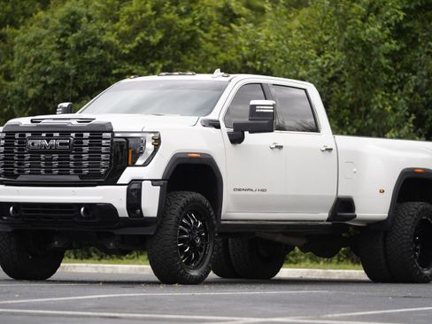 Used 2025 GMC Sierra 3500 Denali Ultimate image 37