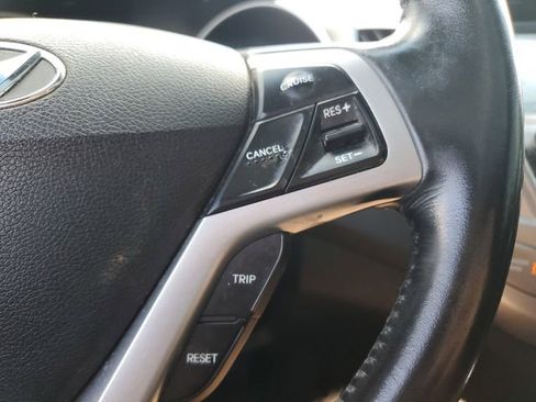 Used 2017 Hyundai Veloster Value Edition FWD image 21