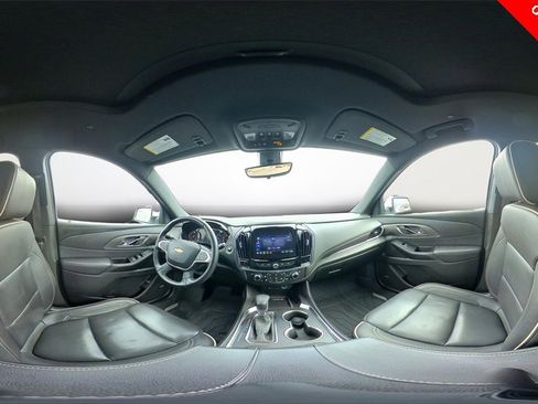 Used 2023 Chevrolet Traverse Premier image 37