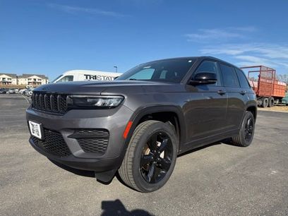 Used 2023 Jeep Grand Cherokee Altitude