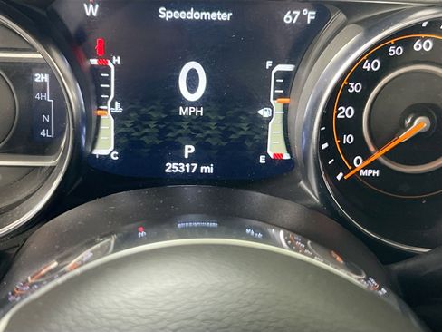 Used 2023 Jeep Wrangler Sahara w/ Cold Weather Group AWD/4WD image 12