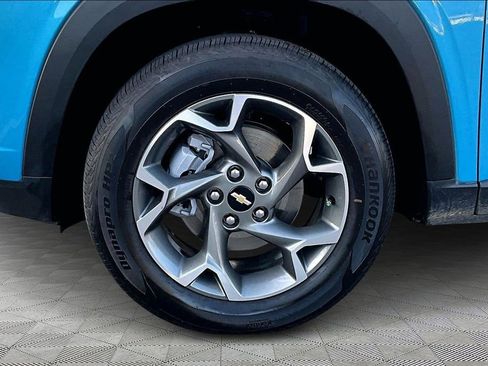 Certified 2025 Chevrolet Trax LT w/ Driver Confidence Package image 32