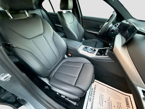 Used 2025 BMW 330i Sedan image 15