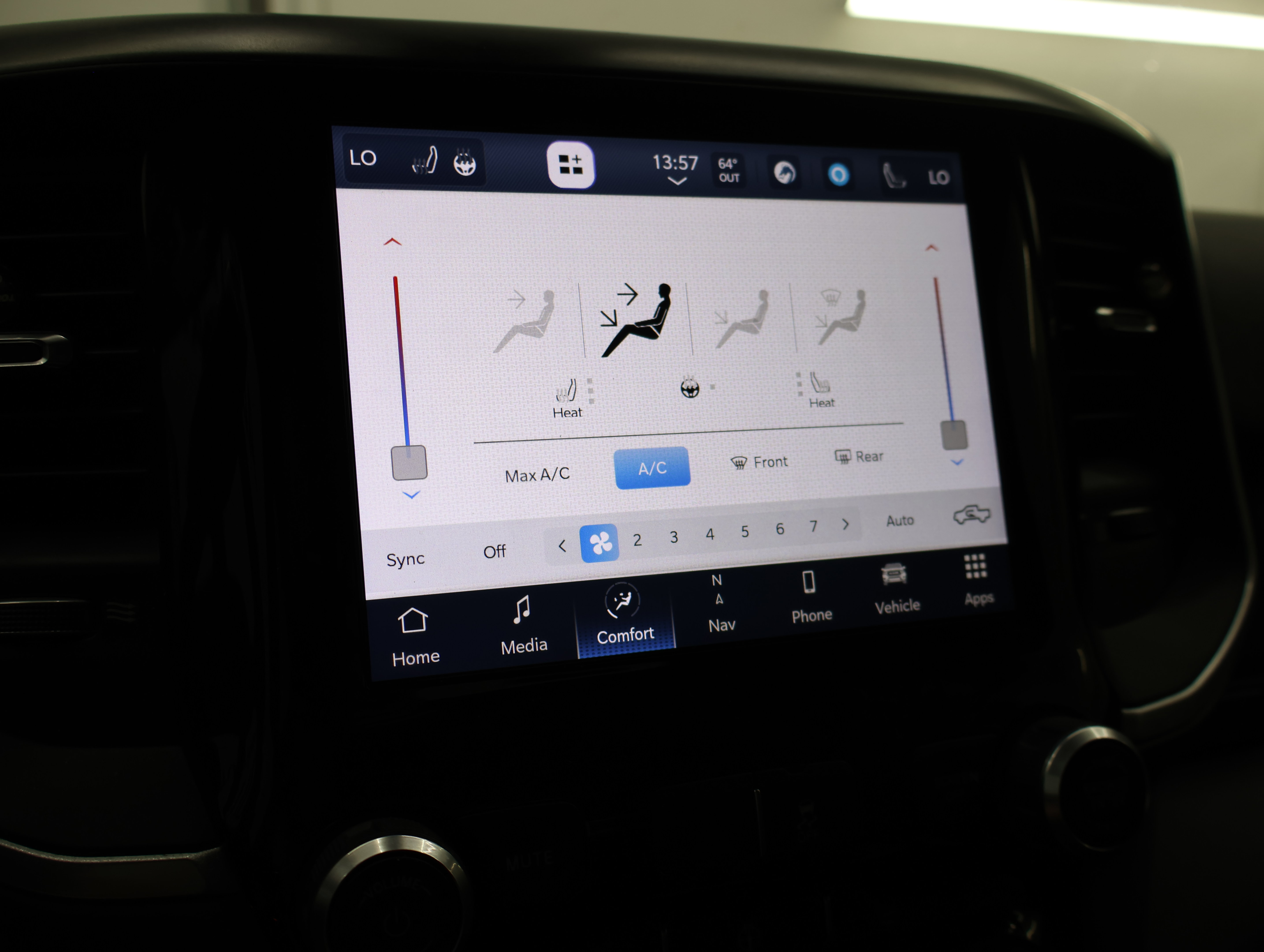 Used 2022 RAM 2500 Big Horn w/ Night Edition AWD/4WD image 48