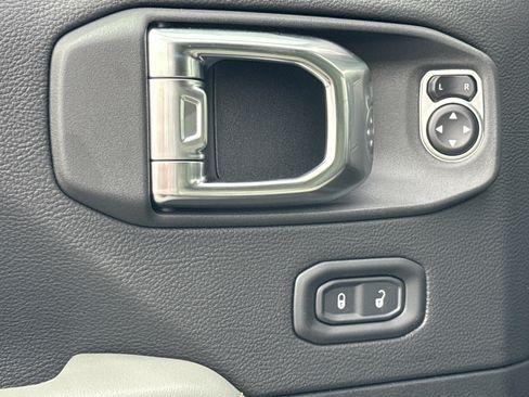 New 2026 Jeep Gladiator Mojave image 13