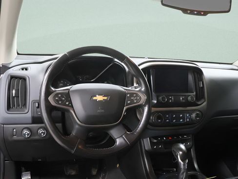 Used 2022 Chevrolet Colorado Z71 w/ Z71 Midnight Edition image 4