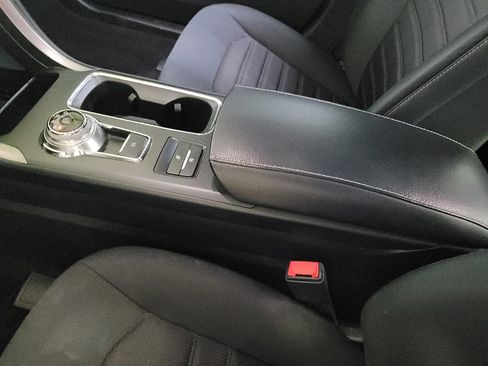 Used 2020 Ford Fusion SE FWD image 26