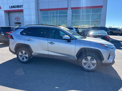 Used 2022 Toyota RAV4 XLE image 2