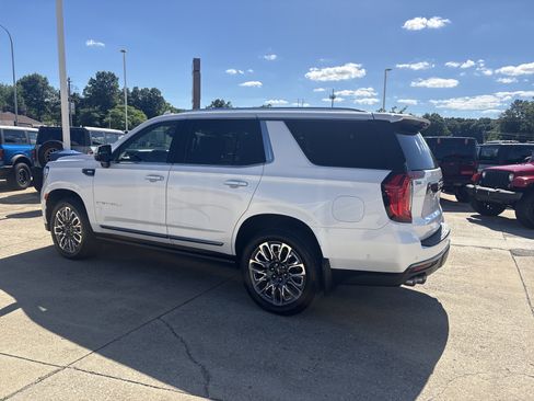 Used 2023 GMC Yukon Denali Ultimate AWD/4WD image 5