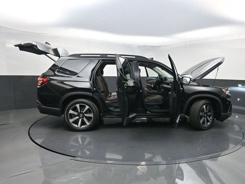 Used 2024 Honda Pilot Elite image 39