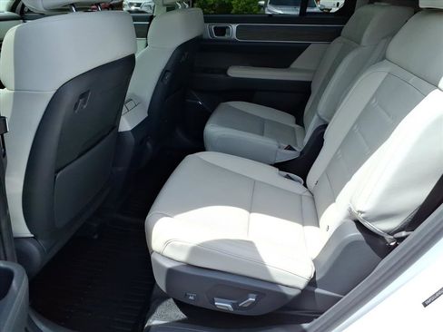 Used 2024 Hyundai Santa Fe Calligraphy AWD/4WD image 5