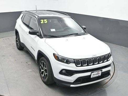 Used 2025 Jeep Compass Limited AWD/4WD image 19