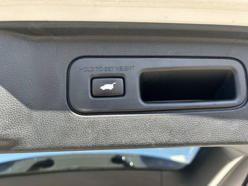Used 2023 Honda Pilot Elite image 32
