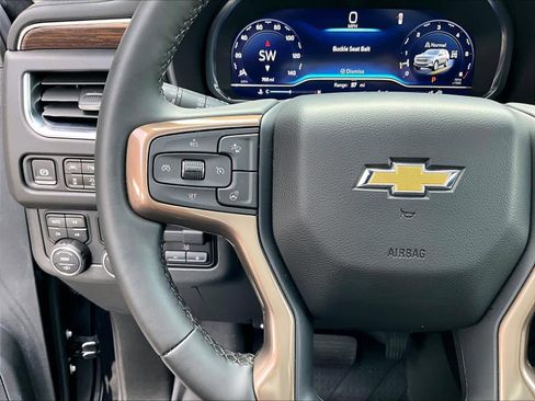 Used 2024 Chevrolet Suburban High Country image 24