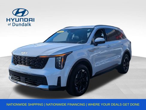 Used 2025 Kia Sorento S image 1
