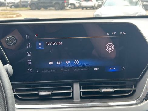 Used 2025 Chevrolet Trax LT FWD image 28