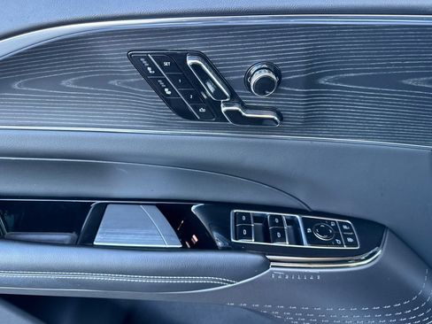 Certified 2024 Cadillac Lyriq Luxury AWD/4WD image 11