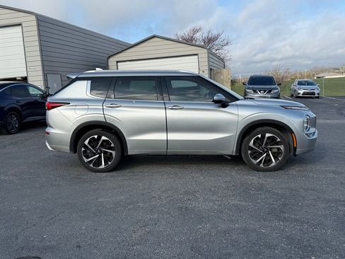 Used 2023 Mitsubishi Outlander SEL image 4