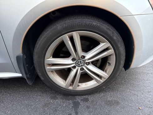 Used 2015 Volkswagen Passat TDI SE FWD image 2